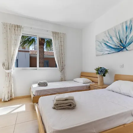 Antonia'S Palace Rooftop Jacuzzi Stunning View Paphos Exterior photo
