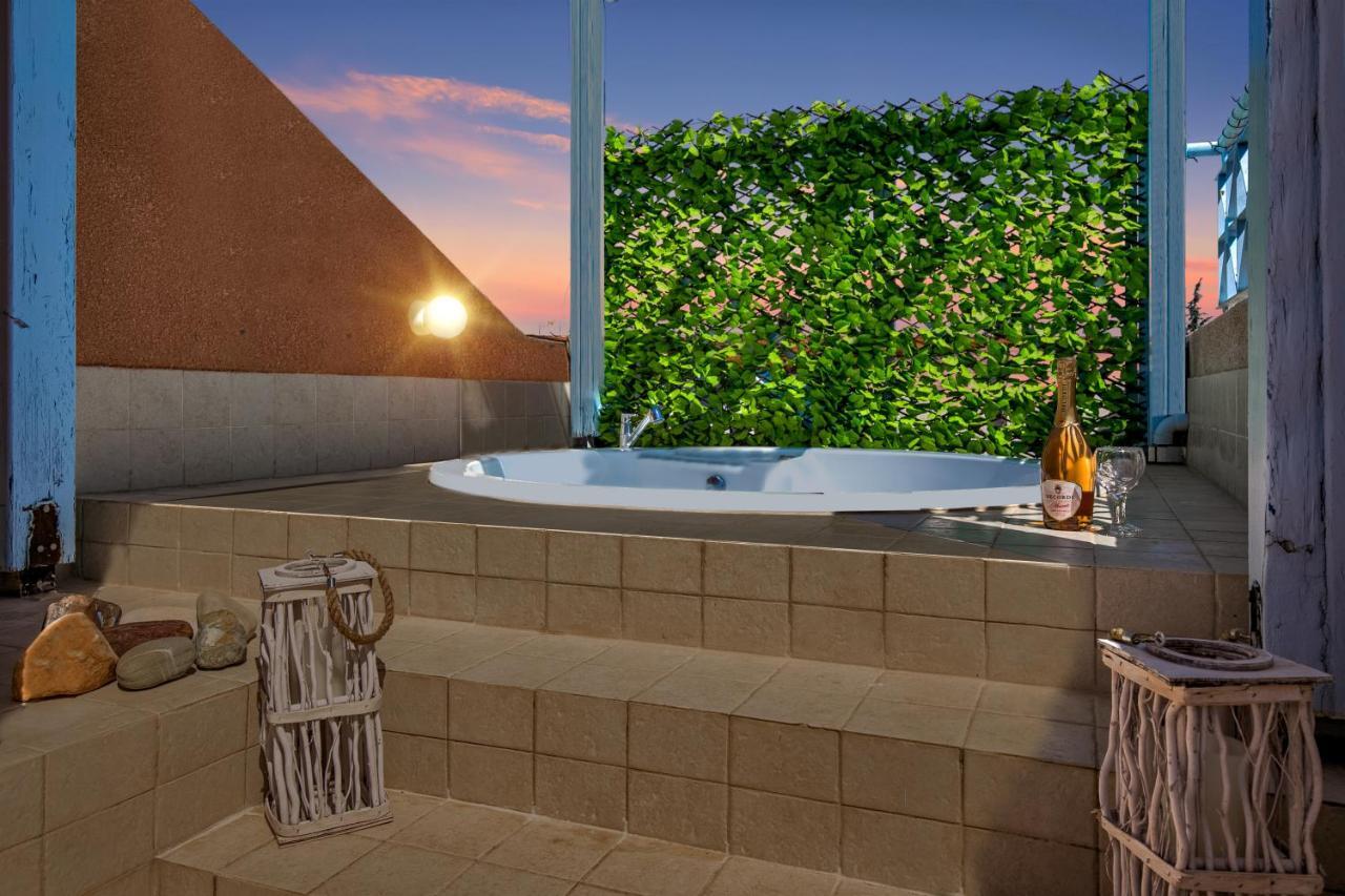 Antonia's Palace Rooftop Jacuzzi Stunning View Villa